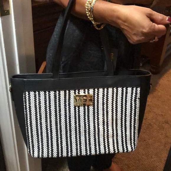 Basket weave tote by bebe - Picture 8 of 9